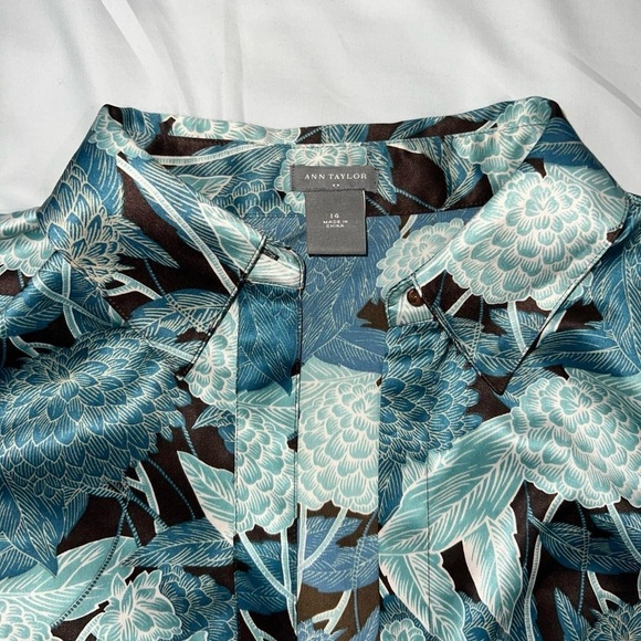 Ann Taylor Teal and Black Floral Button Down Shirt - Picture 3 of 6